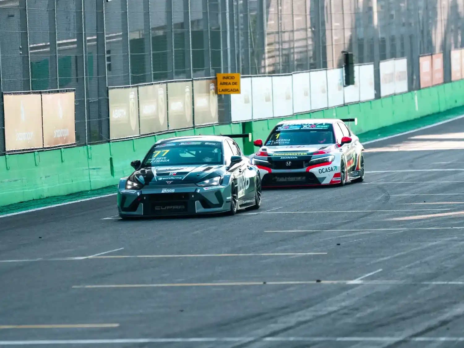 La infructuosa persecución de Pernía y Santero a Reis y Fraga en Interlagos.