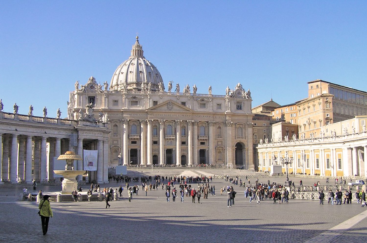 El Vaticano llama a vacunarse para “no poner en riesgo la salud pública”