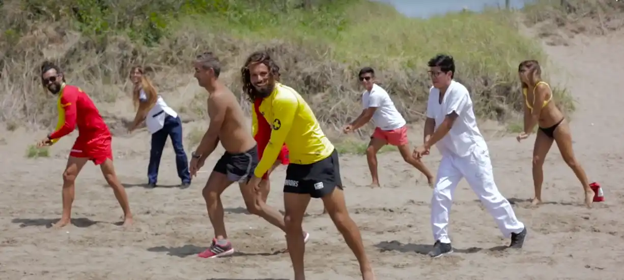 Volvieron los "Cumbia guardavidas" con una canción para hablar de la importancia del RCP