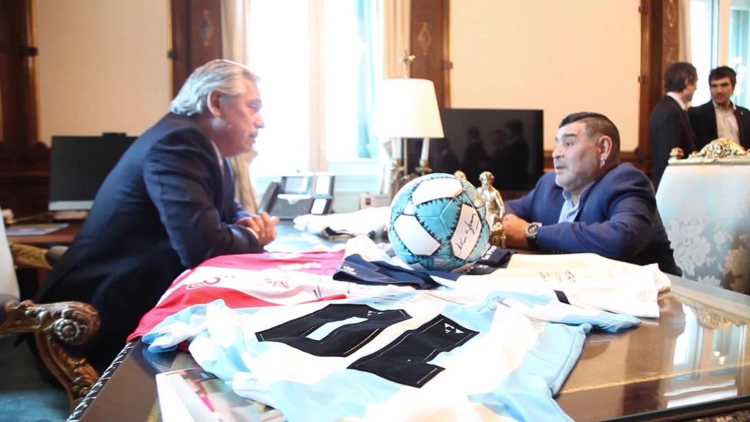 Alberto Fernández y la muerte de Maradona: “No puedo creerlo, estoy desolado”
