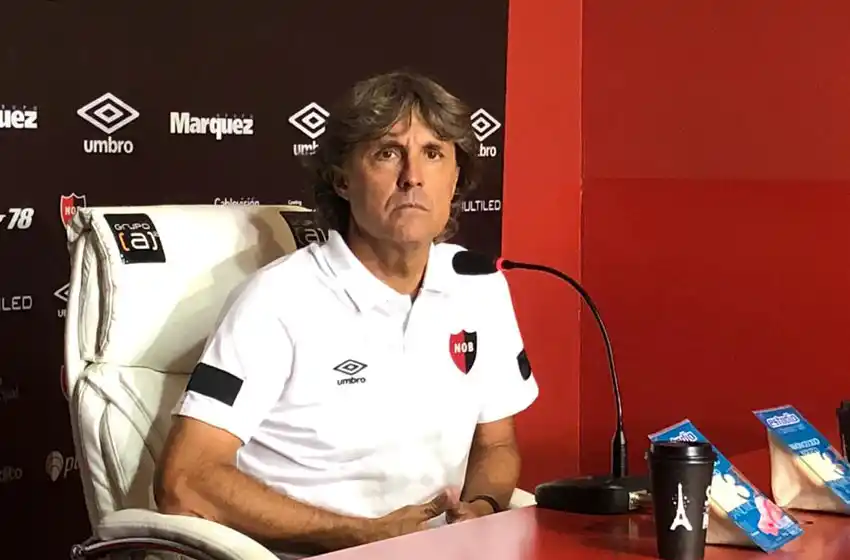 Bidoglio: «Con las expulsiones quedamos muy partidos, muy largos y eso nos costó»