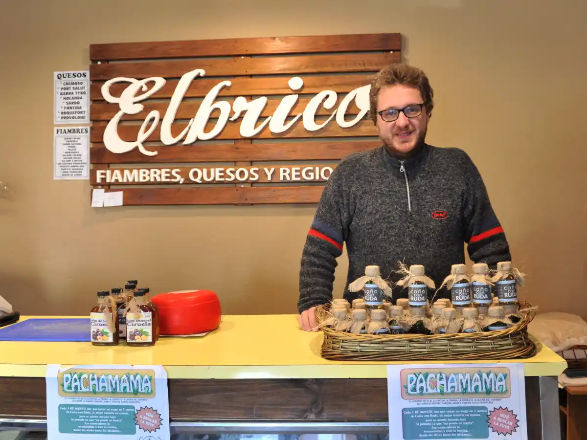 Caña con ruda, costumbre que se afianza en la ciudad 