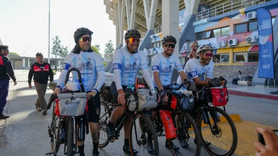 Los ciclistas en el Kempes