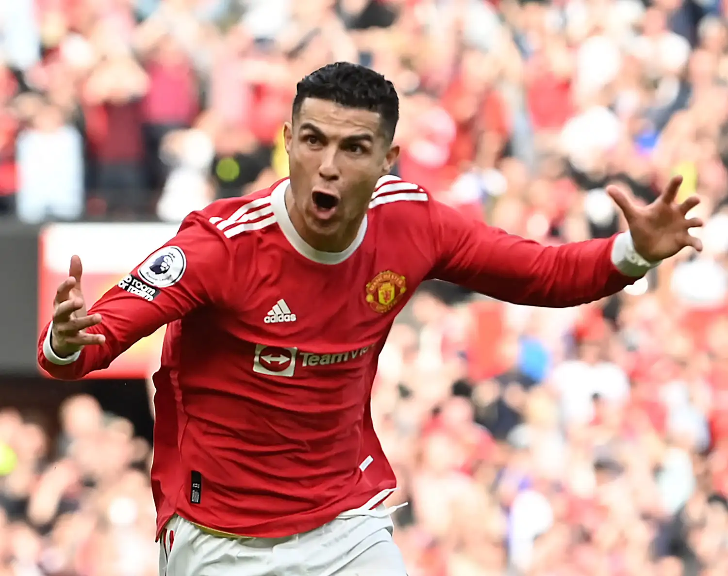 El United lo sacó adelante con un triplete de Cristiano Ronaldo