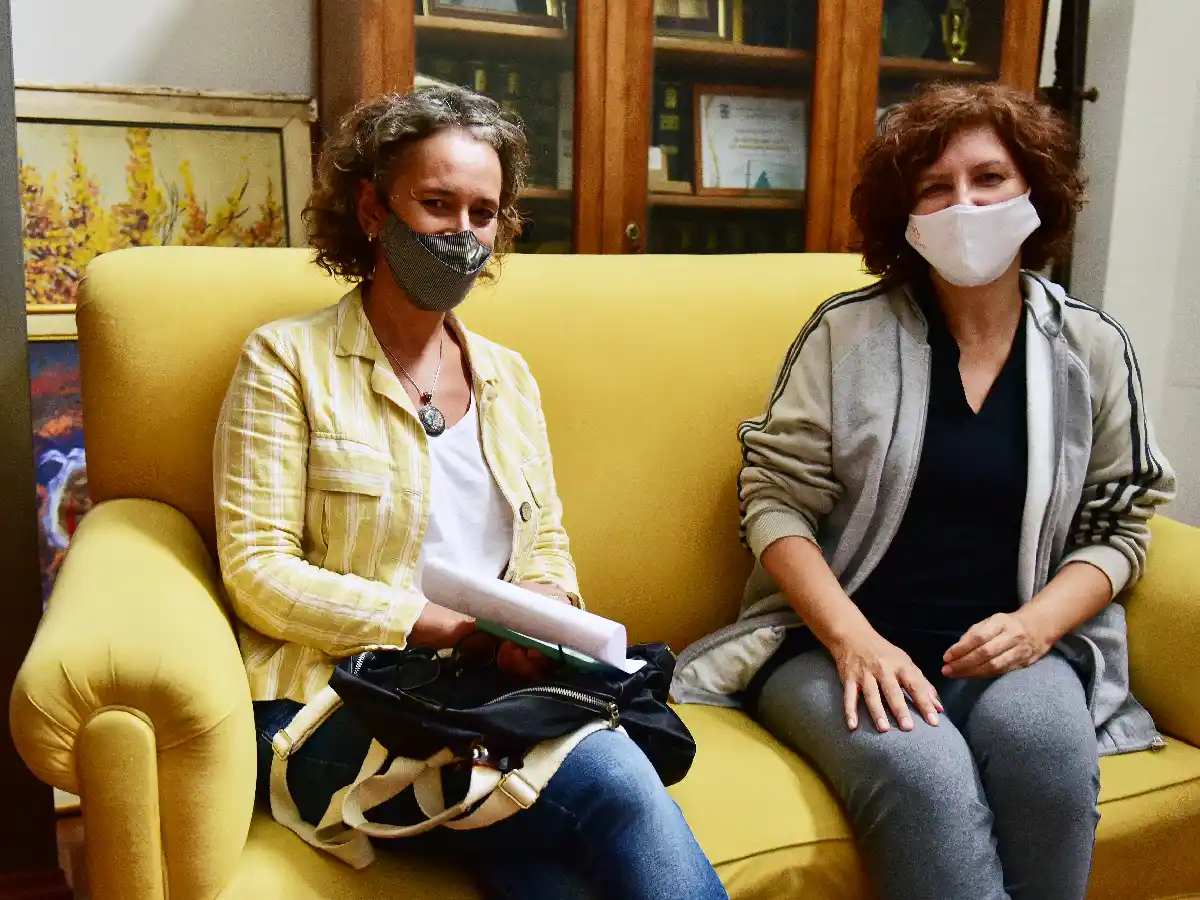 Capacitan a mujeres para pintura en obras    