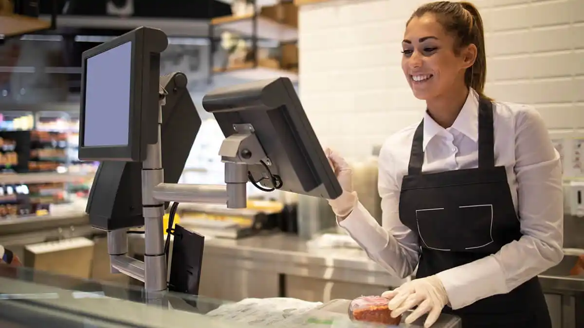 Los empleados de comercio firman una paritaria trimestral que lleva el básico a $ 858.000