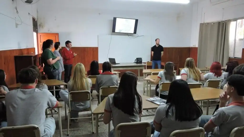 Crespo: explicaron cómo se controla la calidad del agua potable y brindaron consejos para cuidarla