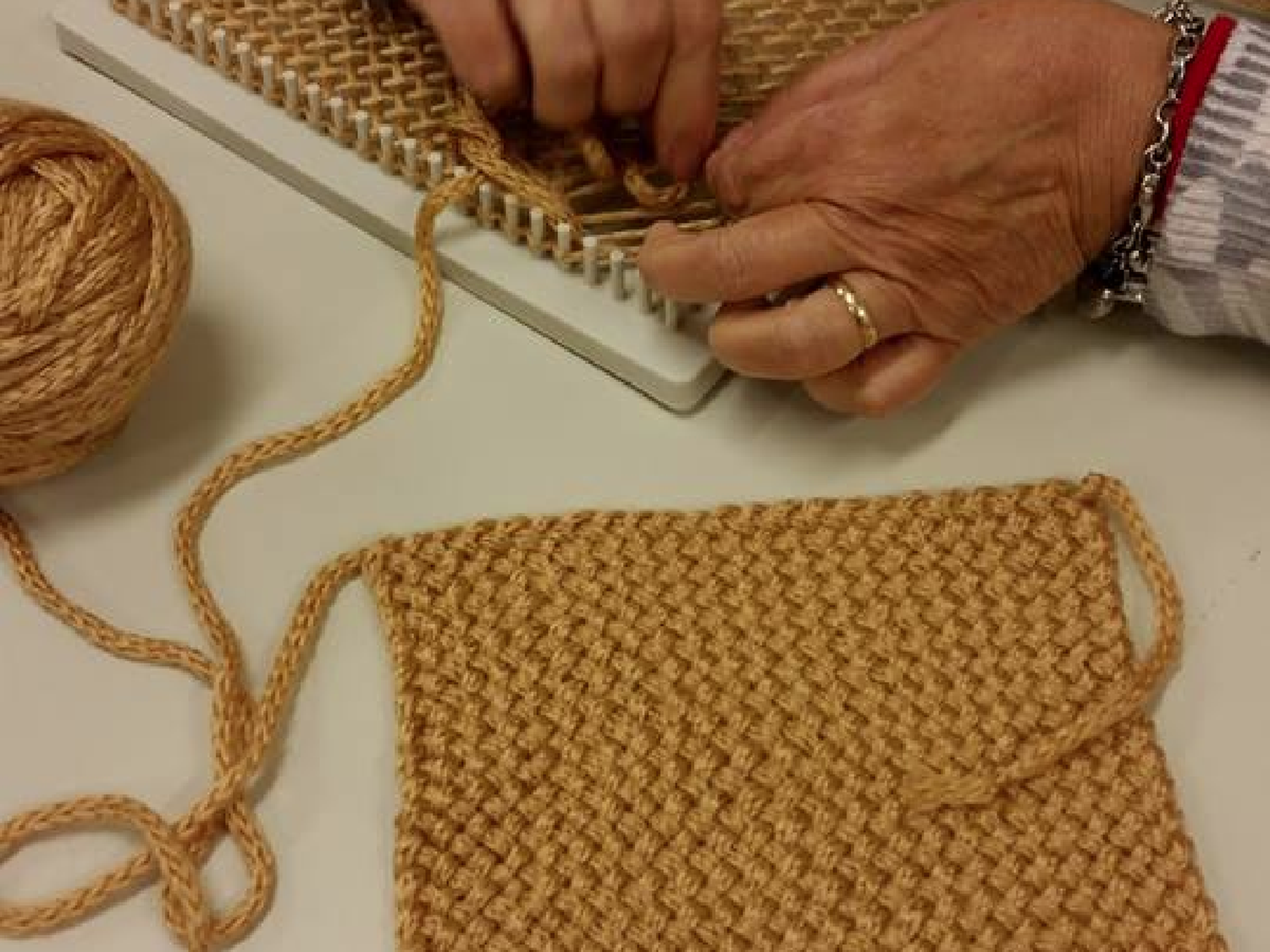 Tejido y bordado: múltiples técnicas de un trabajo artesanal