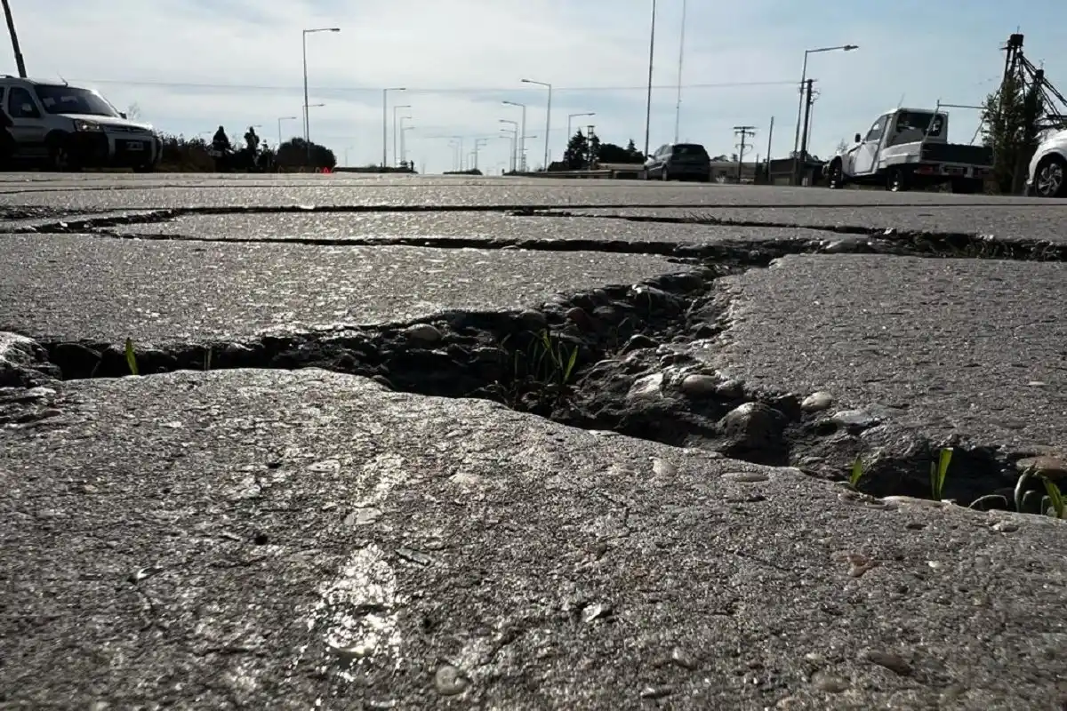 Ruta 20: El Gobierno afirma que "está el presupuesto reservado" para el bacheo