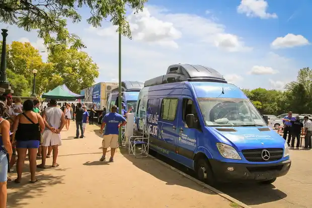 Mañana continúa la atención en los móviles para realizar el DNI