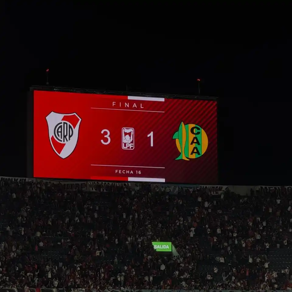 Aldosivi dio pelea en el Monumental, pero River lo resolvió en el final