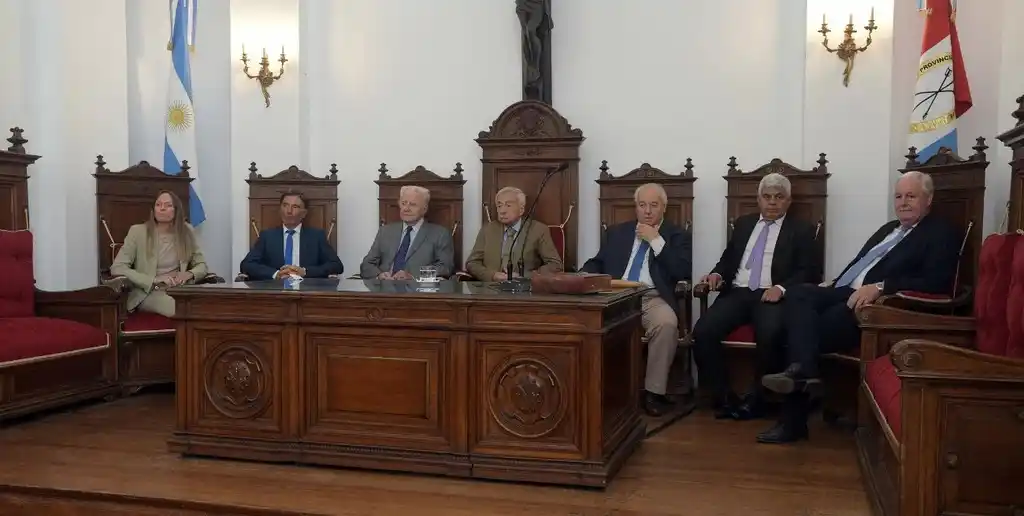 Corte Suprema de Justicia de Santa Fe: Zabalza, Erbetta, Spuler, Falistocco, Gutiérrez, Baclini y Weder. Guillermo Di Salvatore