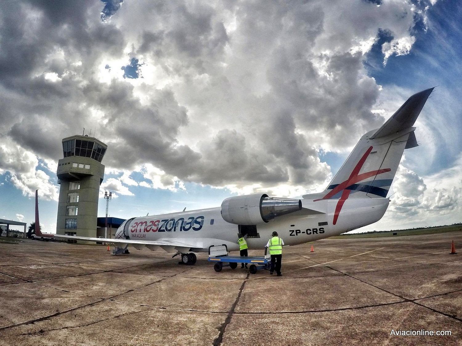 Amaszonas Paraguay inició sus vuelos regulares entre Corrientes y Asunción