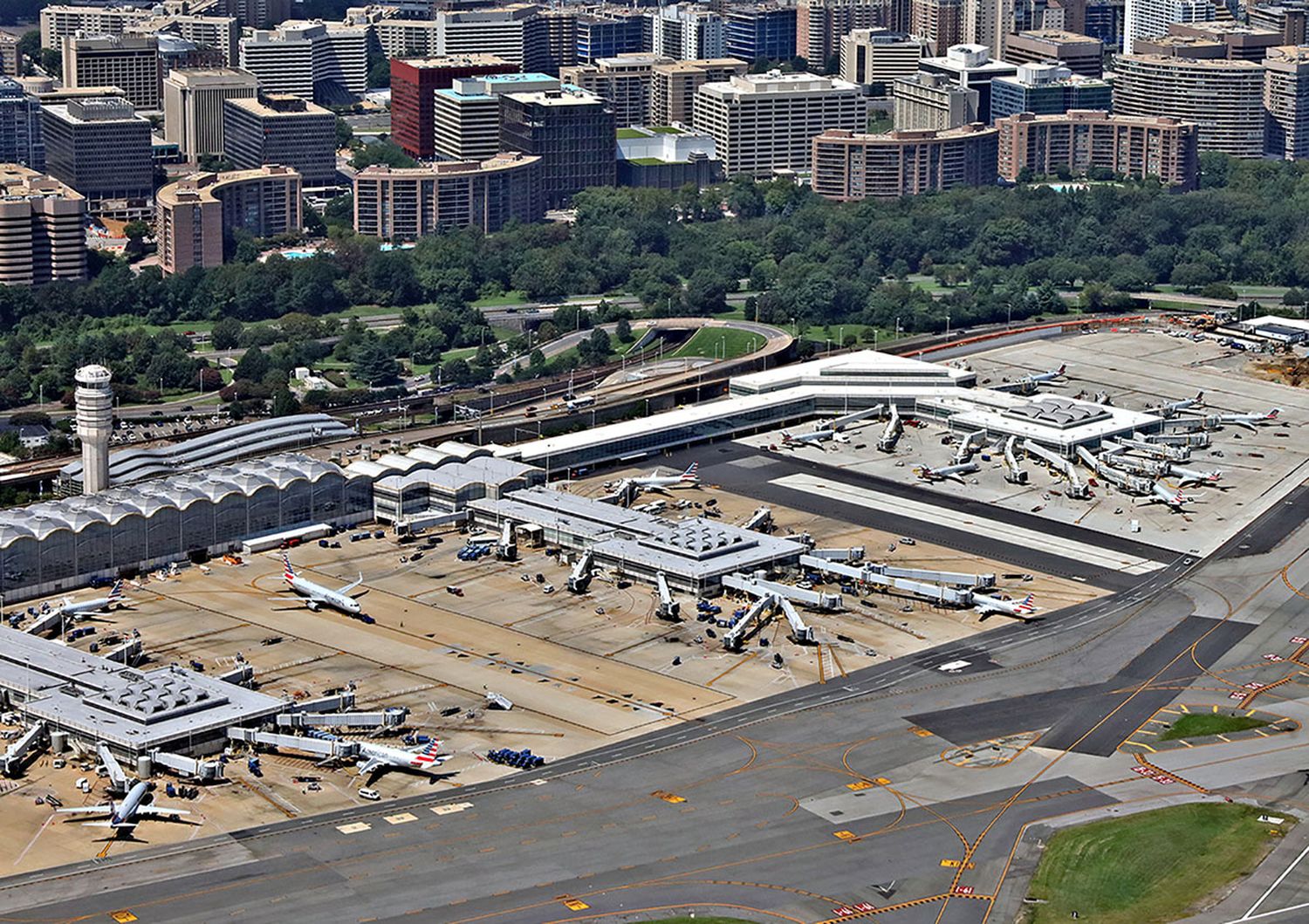 Una incursión en pista genera riesgo de colisión de dos aviones en Washington: Esto Sabemos