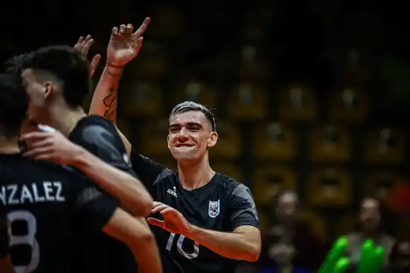 Magnífica noticia: Mauro Zelayeta continúa en el campeón Ciudad Voley