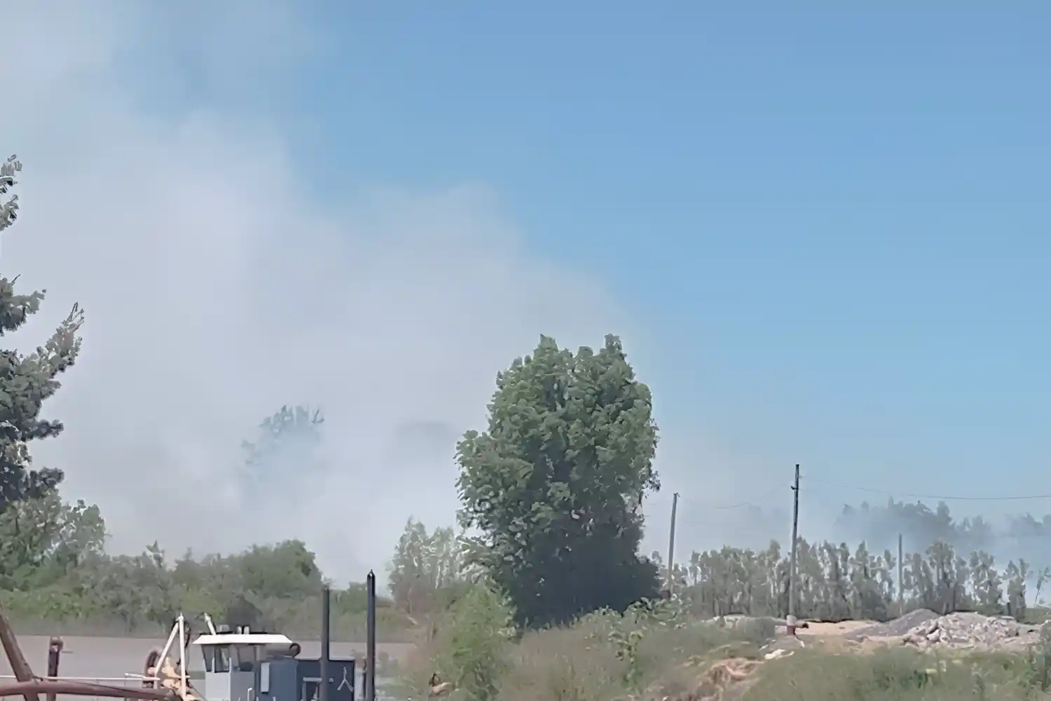 El humo se veía desde la zona portuaria. Foto: Enrique Sierra