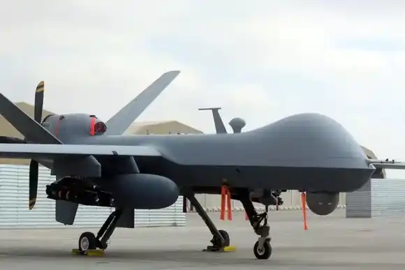 Un dron militar controlado por inteligencia artificial "asesinó" a su operador en un simulacro de prueba