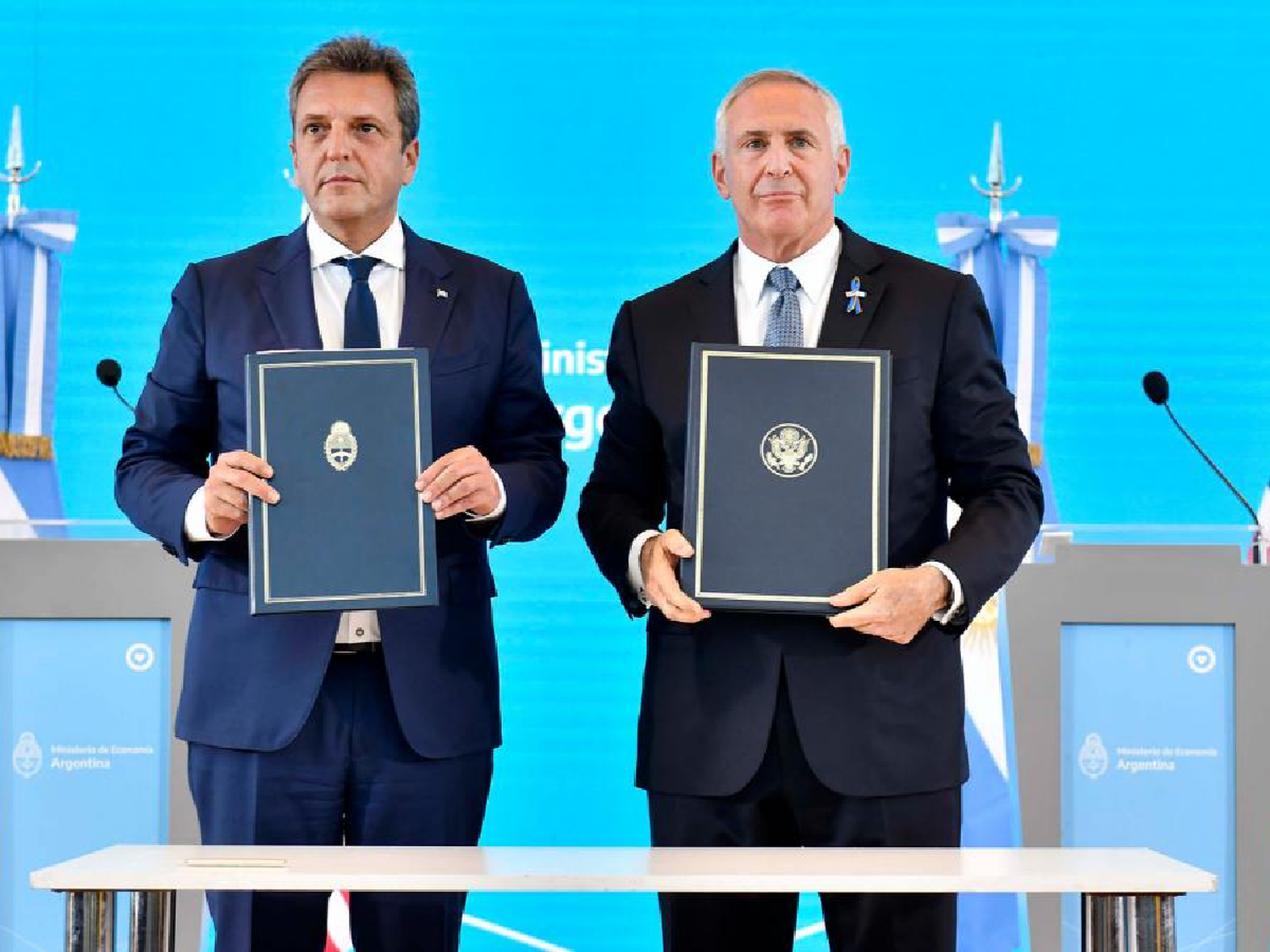 El Gobierno y EEUU firmaron un acuerdo de información tributaria