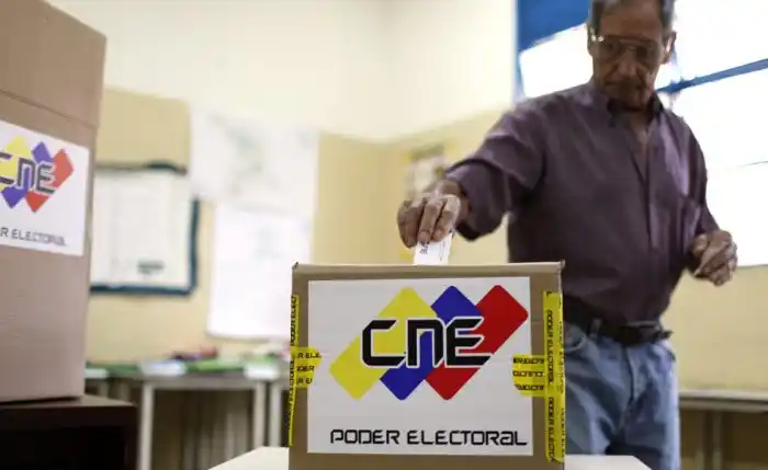 Con relativa tranquilidad, los venezolanos eligen 23 gobernadores