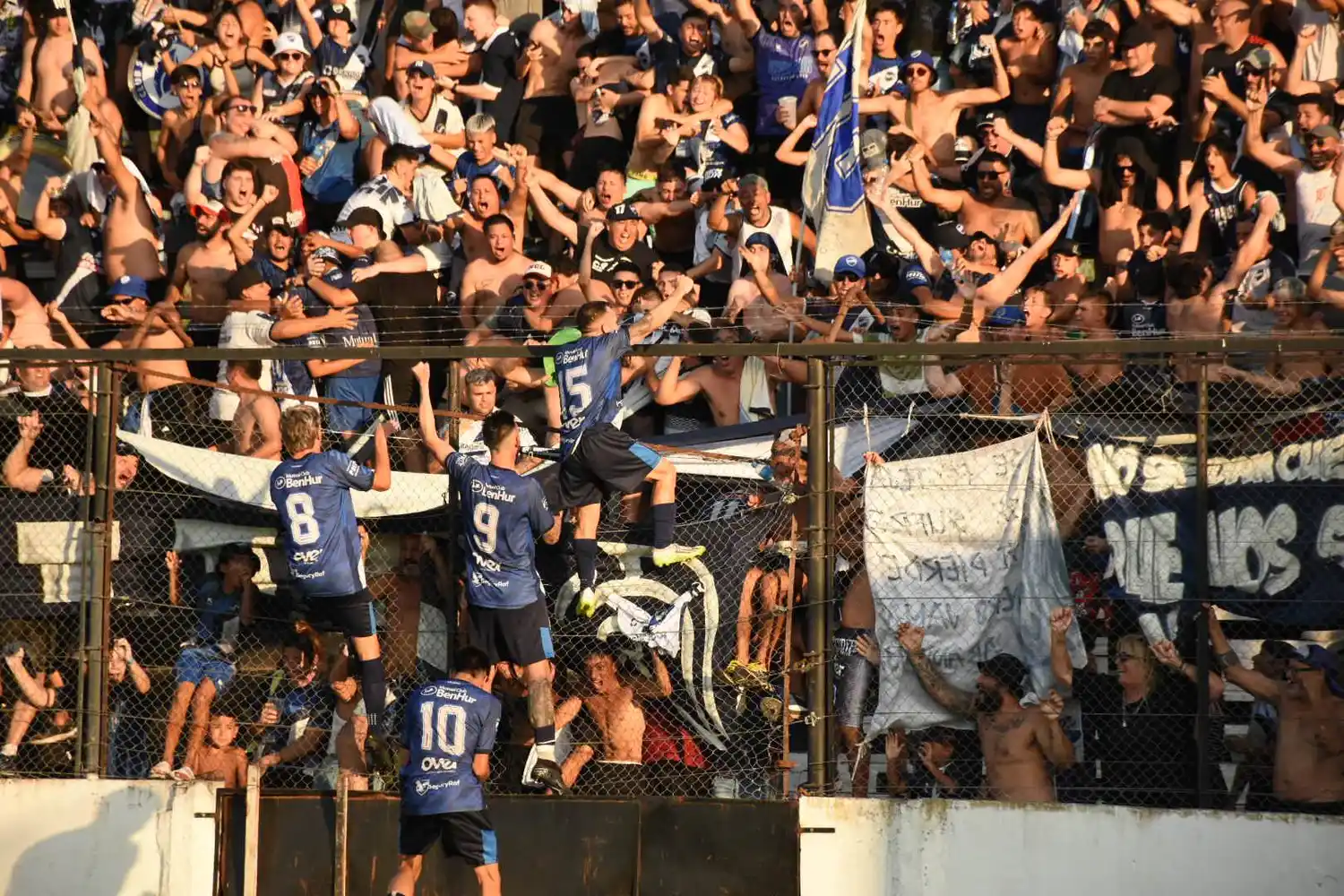 Los hinchas “del lobo” están de fiesta: Ben Hur ganó y 1 a 0 ascendió al Torneo Federal A