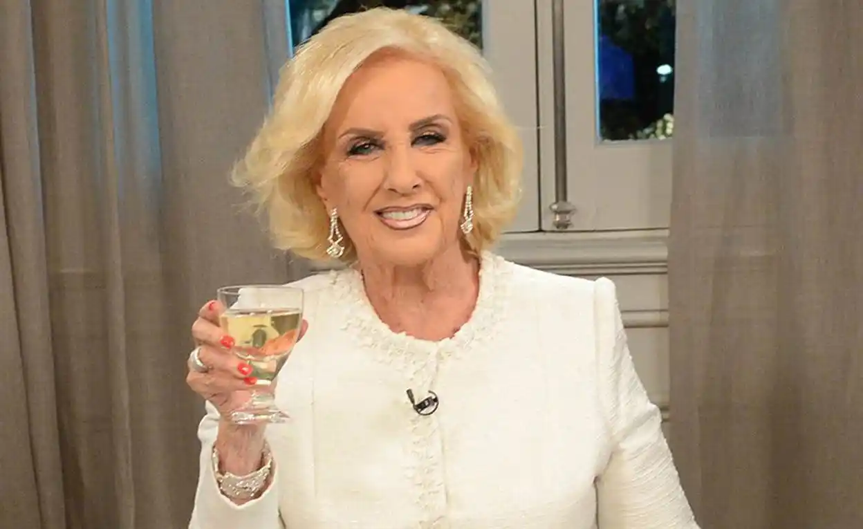 Mirtha Legrand: “Los funcionarios no se tienen que ir de vacaciones”