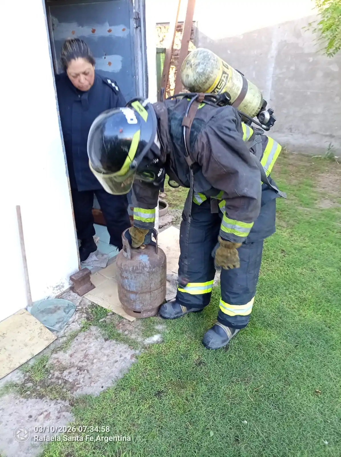 Una vecina sufrió una grave intoxicación por gas y tuvo que ser trasladada a una clínica - 1