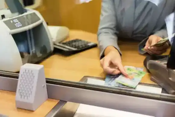 Bancarios presentó una demanda en la justicia para impedir que se aplique ganancias a los sueldos