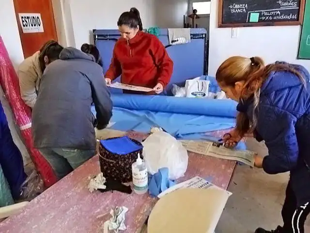 Se desarrolla con éxito el taller
“Cosiendo y aprendiendo”
