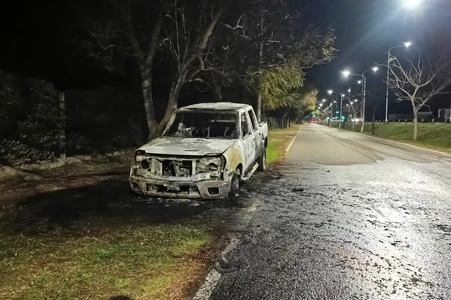 camioneta incendiada colectora - 1