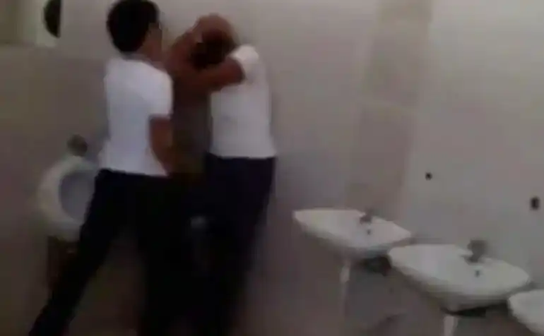 Brutal golpiza a un chico con discapacidad en una escuela de Concepción del Uruguay