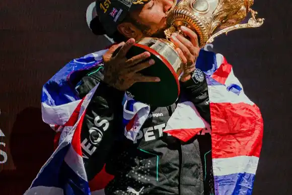 Lewis Hamilton ganó el Gran Premio de Gran Bretaña