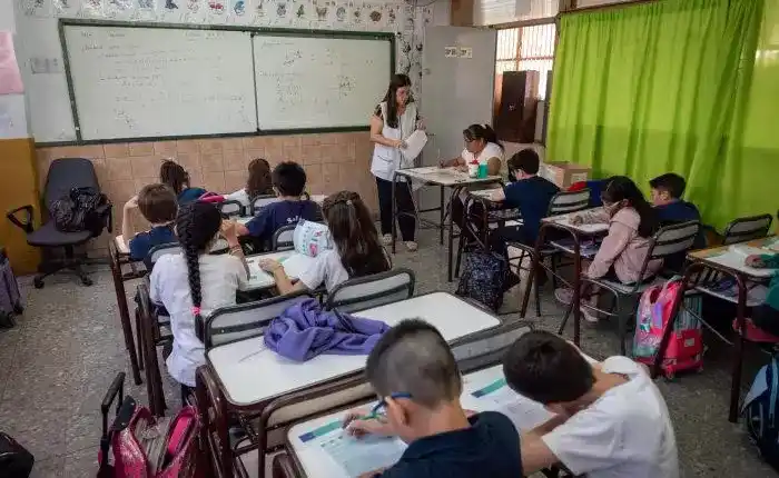 El Gobierno nacional otorgará un refuerzo extraordinario de Ayuda Escolar: quiénes lo cobran y cuánto se paga en marzo