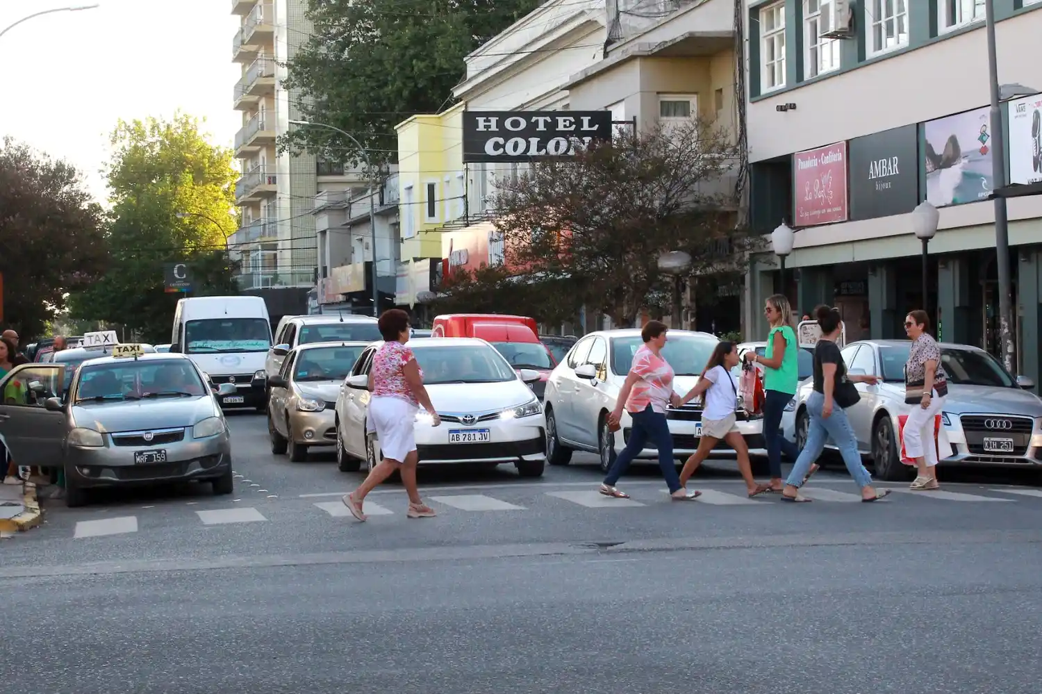 Ahora el comercio no se concentra solo en la zona del microcentro sino que también avanza en los barrios
