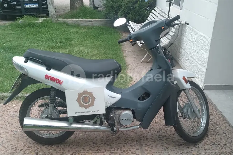 Robaron una moto y la terminaron descartando 
