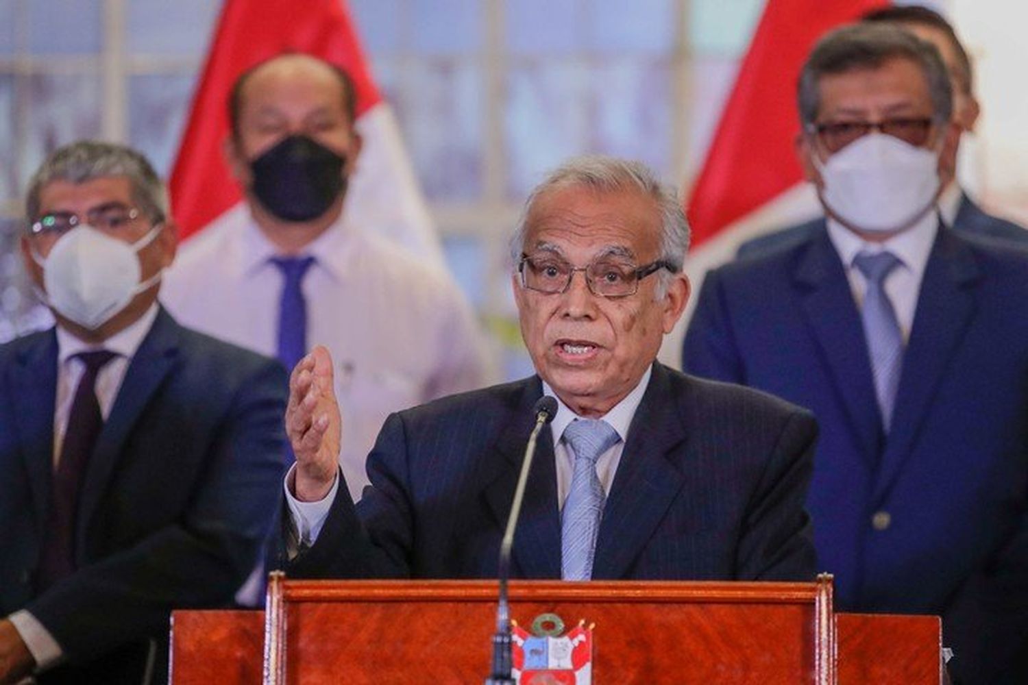 Perú: qué planea la oposición de derecha para sacar del poder a Castillo, pero sin tocar al Congreso