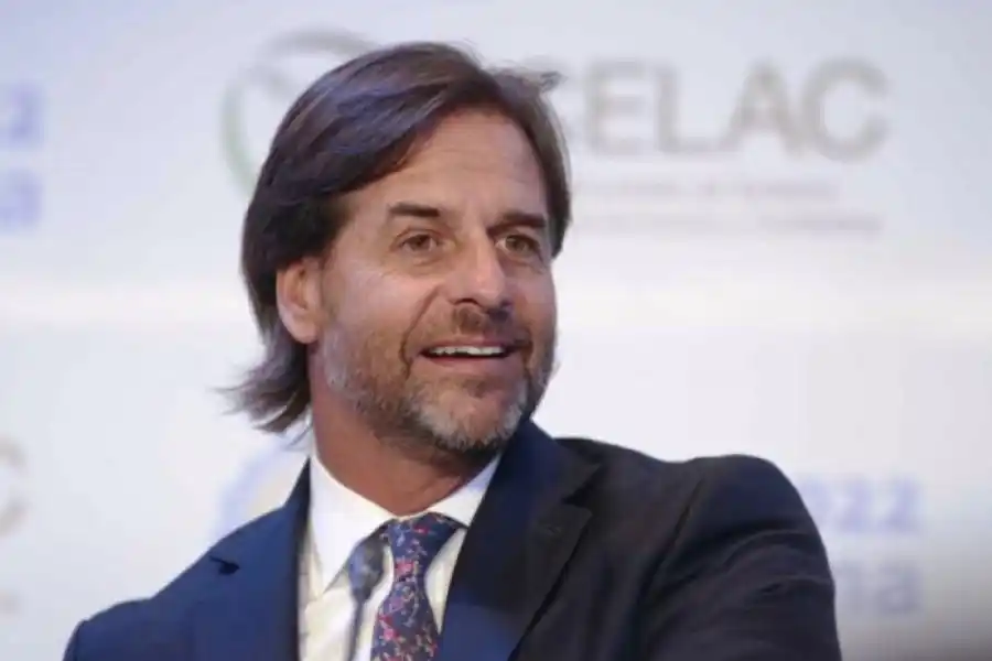 El presidente Lacalle pidió a ministros transición "transparente" y gobernar "en paz y tranquilidad" hasta el último día