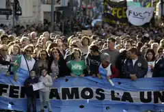Miles de tandilenses se manifestaron en defensa de la educación pública