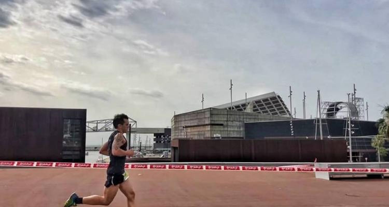 Ignacio Villarruel, escolta en Sant Adrià del Besòs en España