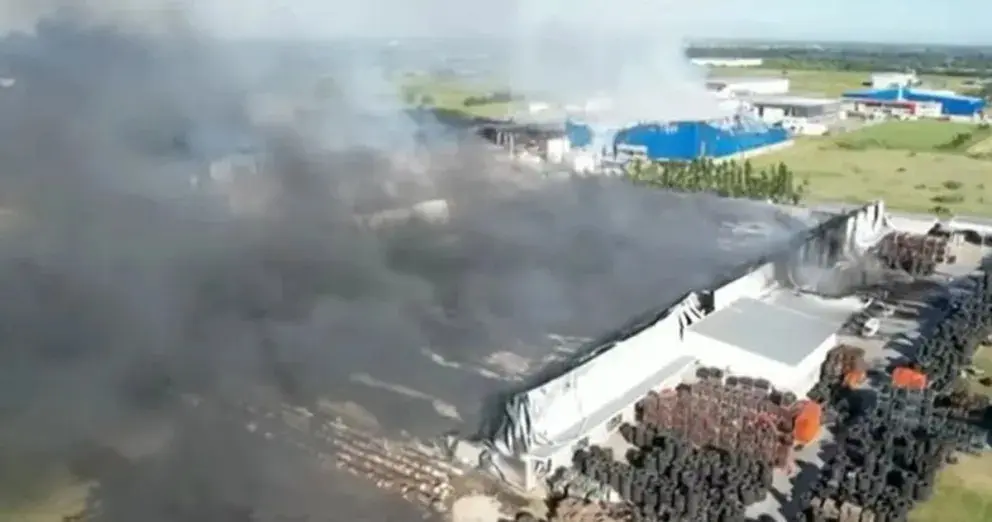 A más de 10 horas de la explosión en Ezeiza.