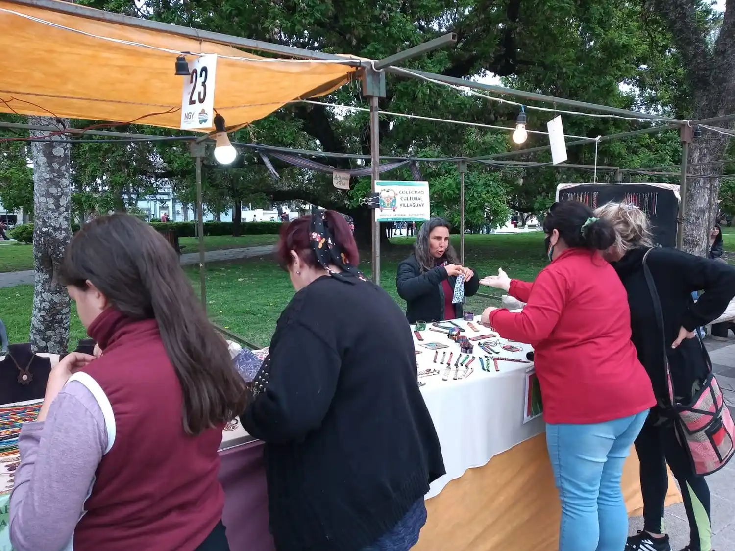 Los feriantes de la ciudad se reúnen en Plaza Libertad