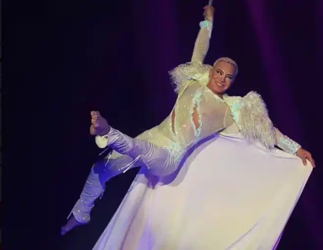 Fue trasladado en camilla y con cuello ortopédico.