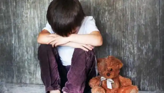 Rescatan a niños discapacitados que fueron abandonados por la madre