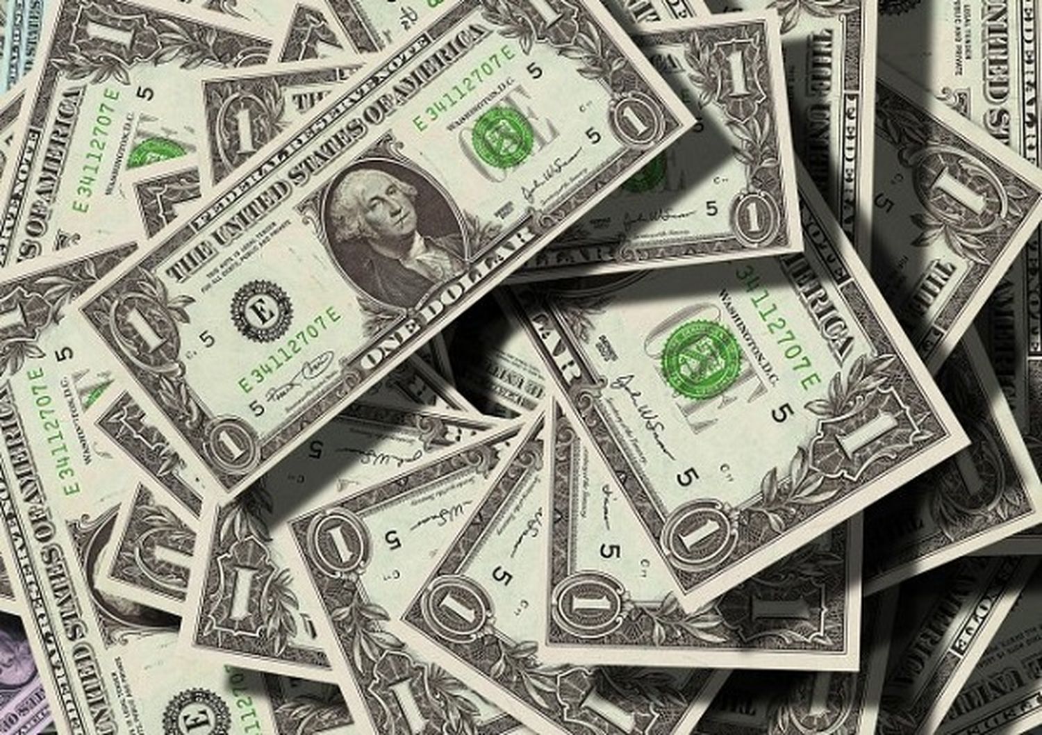 El dólar cerró en baja la primera semana del año