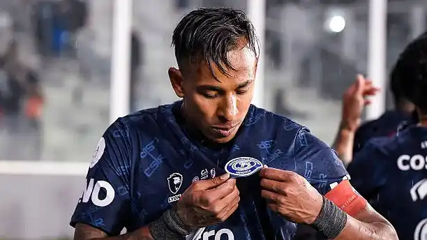 Sebastián Villa dejará Independiente Rivadavia.