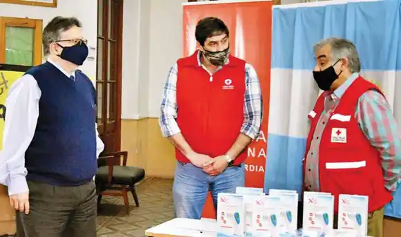 Cruz Roja donó termómetros  infrarrojos a la municipalidad