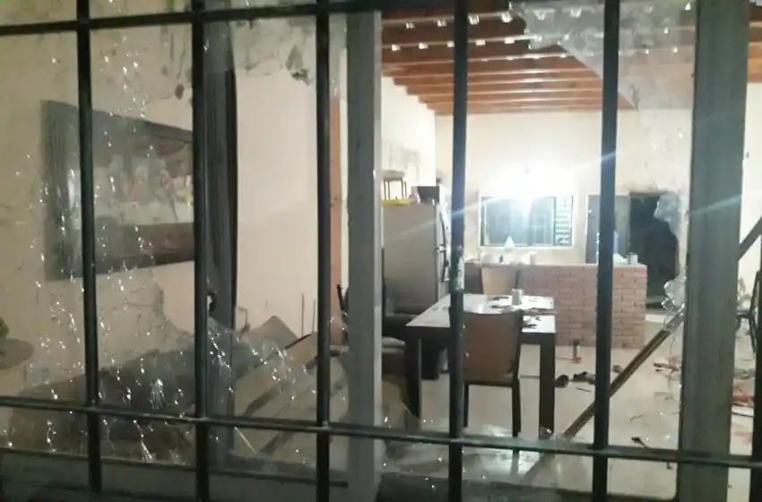 Asesinaron a balazos a un hombre de 64 años mientras cuidaba una casa