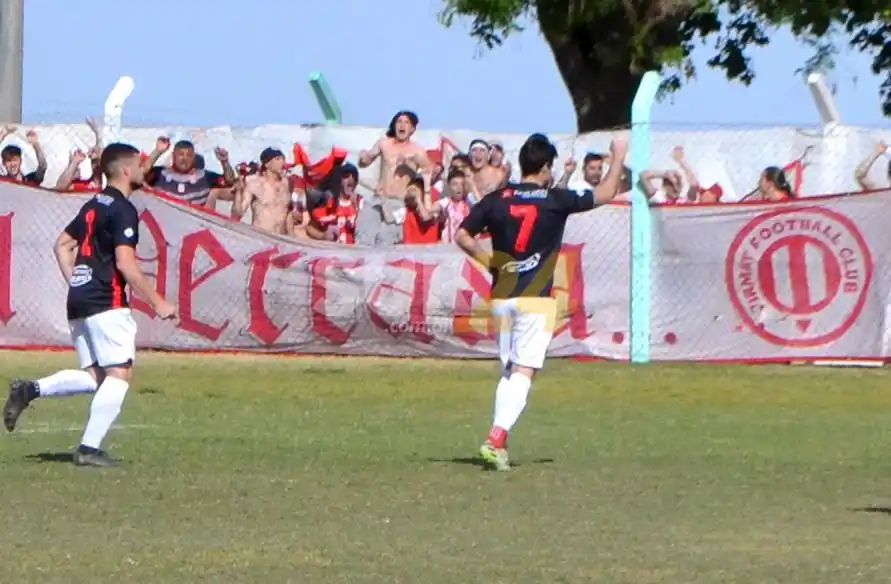 Firmat FBC noqueó a Nuevo Alberdi de entrada y sigue en la cima con Argentino