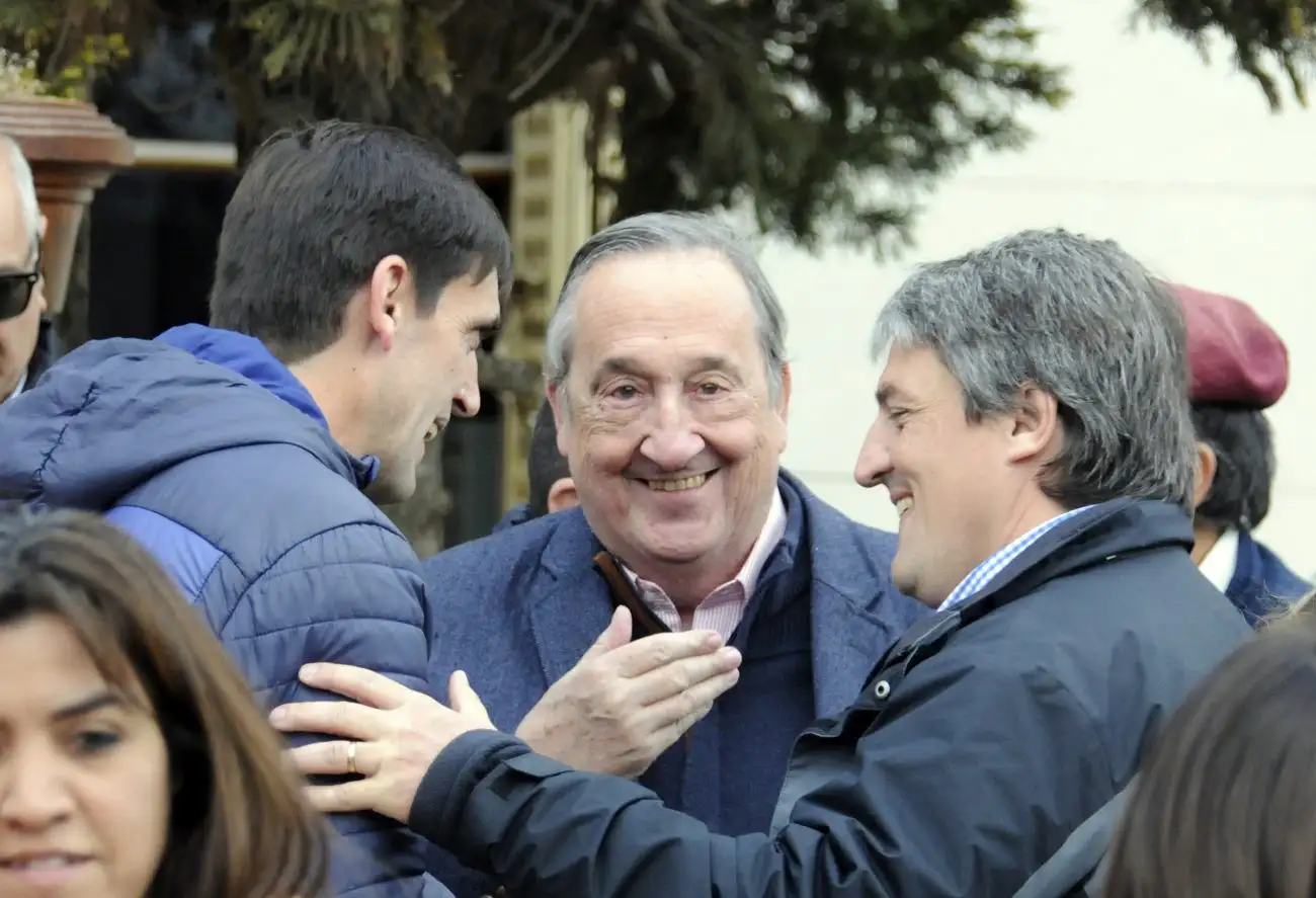 Lunghi, Nicolini e Iparraguirre juntos, como buenos vecinos