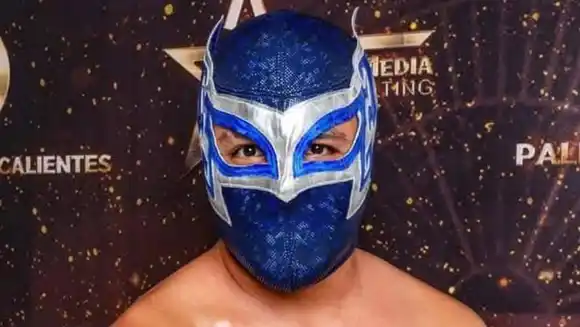 (VIDEO) ¡Impactante caída en el ring! Misterius sufre grave lesión durante función de lucha libre