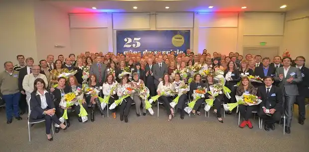 El gobernador Gustavo Bordet se reunió con trabajadores bancarios